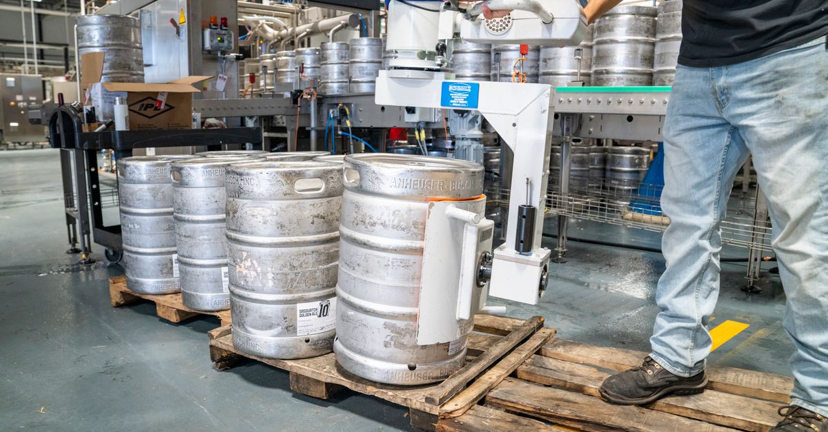 Beer Keg Equipment: The Best Kegs, Regulators and Kegerators for Homebrewers in 2026